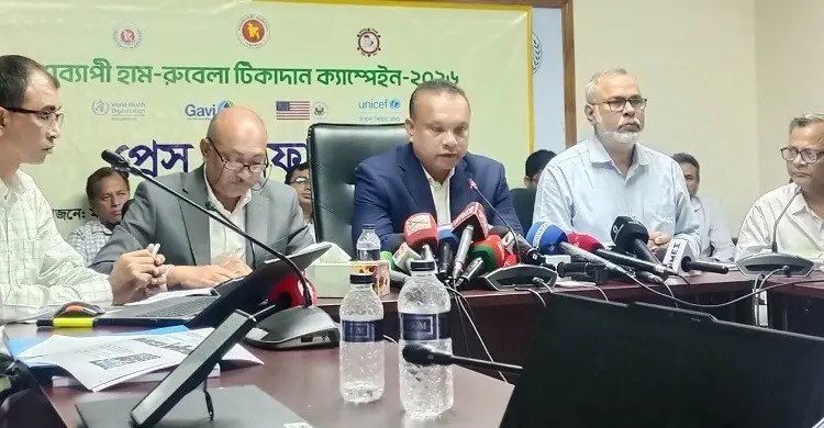 স্বাস্থ্য ব্যবস্থার রুগ্ন দশা সারিয়ে তুলতে ব্যস্ত সরকার