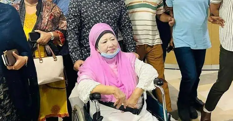 শেষ সময় তারেক রহমানসহ খালেদা জিয়ার পাশে ছিলেন যারা