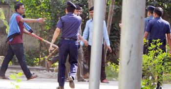 ছাত্রলীগের দু`পক্ষের সংঘর্ষে আহত ২০