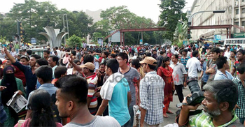 Medical admission seekers block Shahbagh