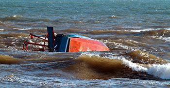 ট্রলার ডুবিতে নিখোঁজ সেই ৮ ব্যক্তি উদ্ধার