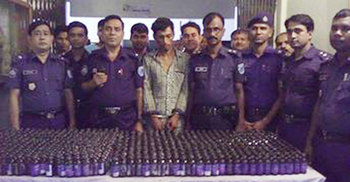 কালীগঞ্জে ৯৮৩ বোতল ফেনসিডিলসহ আটক ১
