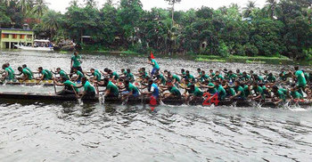 নড়াইলের চিত্রা নদীতে নৌকাবাইচ