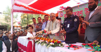 `নতুন বইয়ের অভাবে শিক্ষার্থীদের মধ্যে বৈষম্য হতো`