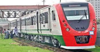 দিনাজপুরে দুই মাস ডেমু ট্রেন বন্ধ : ভোগান্তিতে যাত্রী