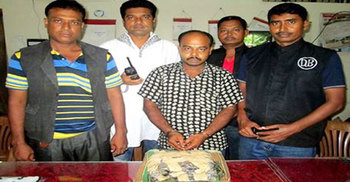 মাগুরায় মাদক ব্যবসায়ী আটক