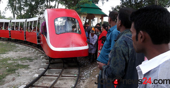 বলাকা উদ্যানে বিনোদনপ্রেমীদের উপচে পড়া ভিড়