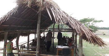 বর্ষা মৌসুমে পাঠদান বন্ধ!