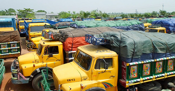 সোনামসজিদ স্থল বন্দরে পণ্য পরিবহন বন্ধ