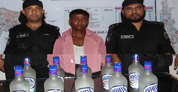 শেরপুরে ভারতীয় মদসহ এক মাদক ব্যবসায়ী আটক