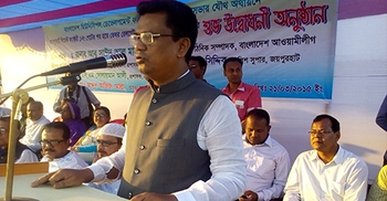 জয়পুরহাটে নতুন সড়কের কার্পেটিং কাজের শুভ উদ্বোধন