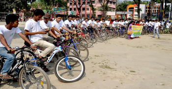 স্বাধীনতা দিবসে বগুড়ায়  সাইকেল র‌্যালি