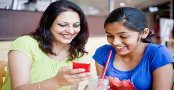 মা যখন বন্ধু