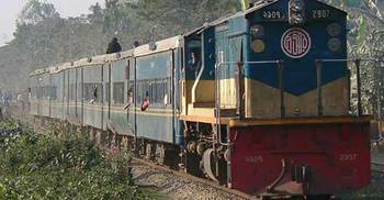 অল্পের জন্য রক্ষা পেলেন ২ হাজার যাত্রী