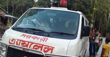 অ্যাম্বুলেন্সে করে চিকিৎসকের ঈদ শপিং