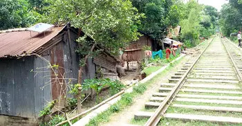 আলোর মুখ দেখলো রেললাইন পাড়ার ৩৬টি পরিবার