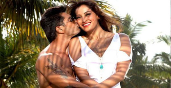 নয়া প্রেমে মাতাল বিপাশা!