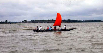 বিপদসীমার কাছ দিয়ে প্রবাহিত হচ্ছে ব্রহ্মপুত্রের পানি