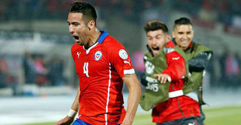 উরুগুয়েকে কাঁদিয়ে সেমিতে চিলি