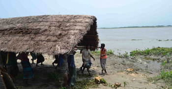 ঝুঁকিপূর্ণ হয়ে পড়েছে সিংড়িয়া-রতনপুর বন্যা নিয়ন্ত্রণ বাঁধ