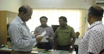 হামলাকারীদের গ্রেফতারের দাবিতে বিএমএ’র স্মারকলিপি প্রদান