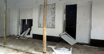 যুবলীগ নেতার বাড়িতে আ.লীগ নেতার হামলা