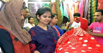 গাইবান্ধায় শেষ সময়ে চলছে জম্পেশ ঈদ কেনাকাটা