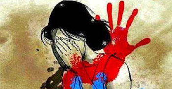 গায়ে গরম পানি ঢেলে স্ত্রীকে হত্যাচেষ্টা : স্বামী আটক