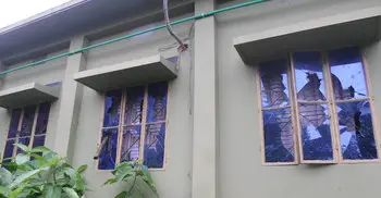 হাতীবান্ধায় হাসপাতালে ভাঙচুর : ডাক্তারসহ আহত ৪