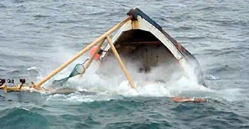 মেঘনায় নৌকাডুবি : নিখোঁজ তিন জেলের মরদেহ উদ্ধার