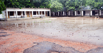  বরাদ্দের অর্থে বিদ্যালয়ের দেয়াল নির্মাণ হলো না