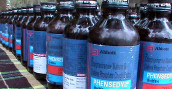 চাঁপাইনবাবগঞ্জে ফেনসিডিলসহ আটক ১