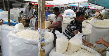 রমজানে বেড়েছে কাউখালীর মুড়ির কদর 