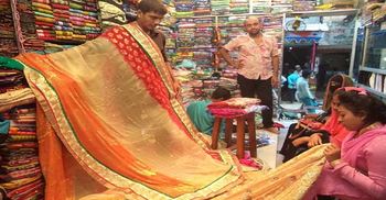 জমে উঠেছে পিরোজপুরের ঈদ বাজার