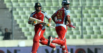 টস জিতে ব্যাট করছে চিটাগাং ভাইকিংস