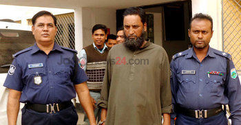 নওগাঁয় ভণ্ড কবিরাজ আটক