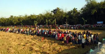 নিজেরা কেঁদে এলাকাবাসীকেও কাঁদালেন
