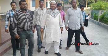 পঞ্চগড়ে তিন মেয়র প্রার্থীর মনোনয়নপত্র সংগ্রহ