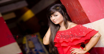 নতুন দুই চলচ্চিত্রে তানহা তাসনিয়া 