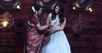 Aishwarya addresses Rekha as maa at Stardust awards 