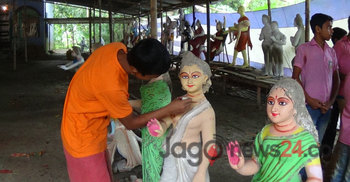 দেশের সর্ববৃহৎ দূর্গোৎসব বাগেরহাটের শিকদার বাড়িতে  