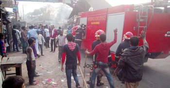 Bogra three-pronged clash kills 1