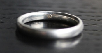 Ultra personalized Jewelry Encapsulates Your DNA