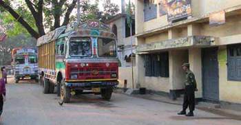 দূর্গাপূজায় ৮ দিন বন্ধ হিলি স্থলবন্দর 