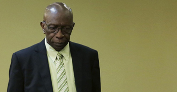 FIFA scandal`s Warner wins extradition delay
