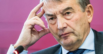 German football chief quits over Fifa payment