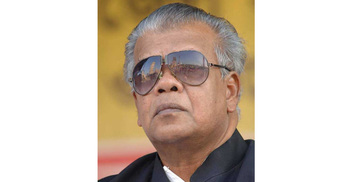 Amu leaves for Vienna