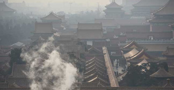 Ten Chinese cities issue pollution red alert: state media