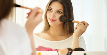 Health risks of cosmetics
