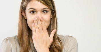 হেঁচকি ওঠা বন্ধ করবেন যেভাবে